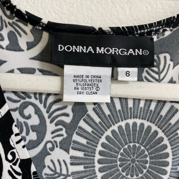 $129 NEW! DONNA MORGAN Faux Wrap Dress in black and White Size 6 - Picture 2 of 6